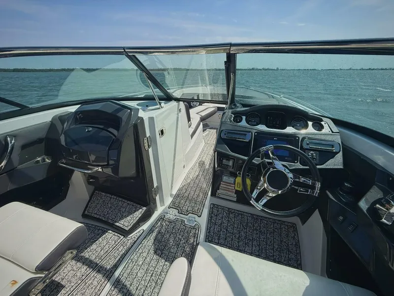 Slide: The Image of 2020 Monterey 29 305SSD - 5997852