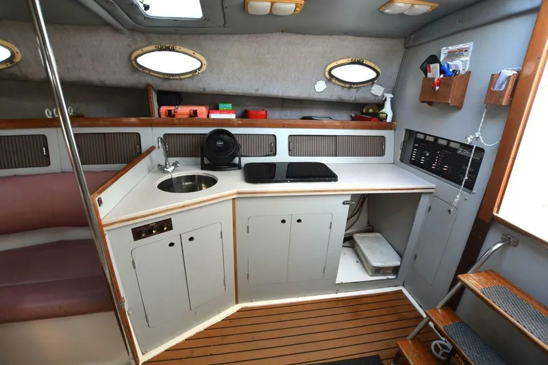 Slide: The Image of Luhrs Alura 1987 - 5997985