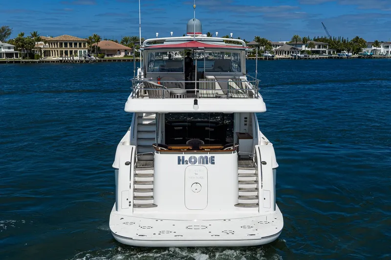 Slide: The Image of Hatteras 80 Motor Yacht 2013 - 6052113