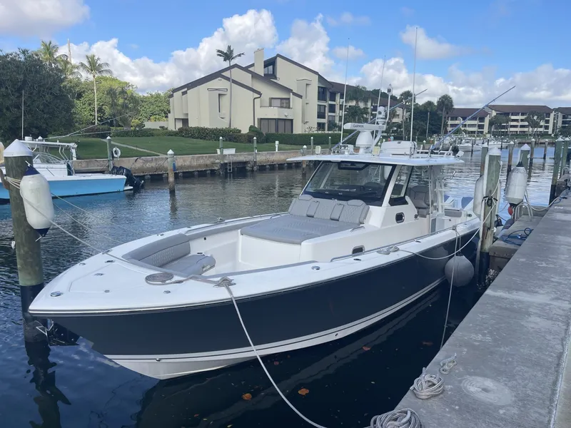 The Image of Pursuit S 408 Sport 2017 - undefined