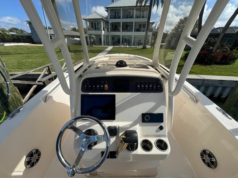 Slide: The Image of Grady-White Fisherman 236 2023 - 5998483