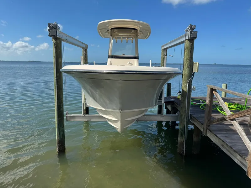 Slide: The Image of Grady-White Fisherman 236 2023 - 5998497