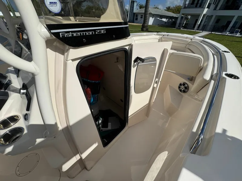 Slide: The Image of Grady-White Fisherman 236 2023 - 5998494