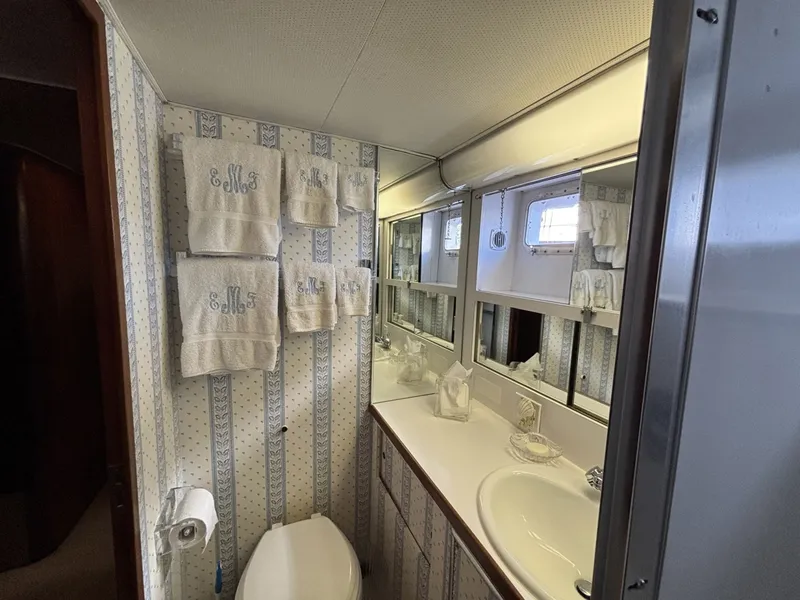 Slide: The Image of Hatteras Motor Yacht 1979 - 5998573