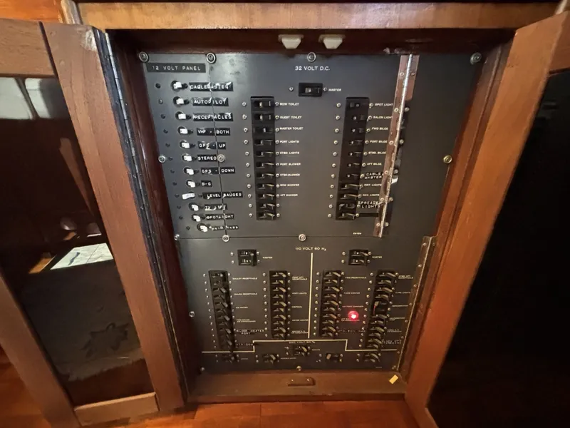 Slide: The Image of Hatteras Motor Yacht 1979 - 5998602