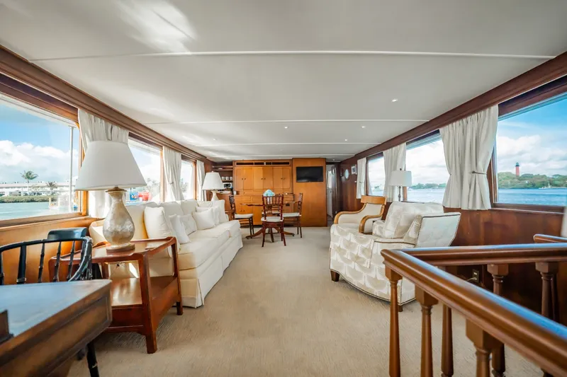 Slide: The Image of Trumpy 72 1972 - 5998747