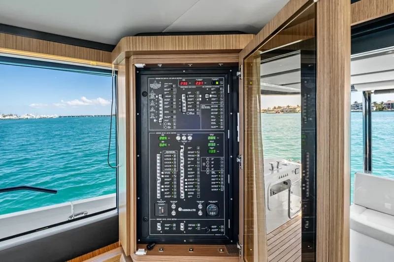 Slide: The Image of Absolute 52 Navetta 2019 - 5999841