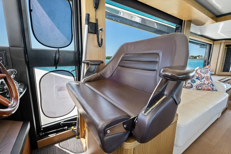 Slide: The Image of Absolute 52 Navetta 2019 - 5999853