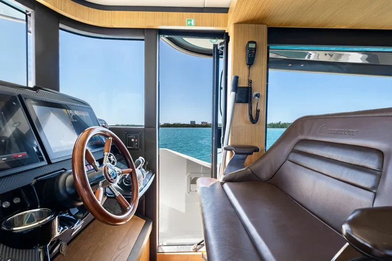 Slide: The Image of Absolute 52 Navetta 2019 - 5999854
