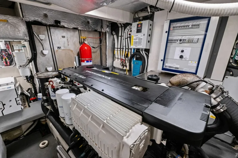 Slide: The Image of Absolute 52 Navetta 2019 - 5999897