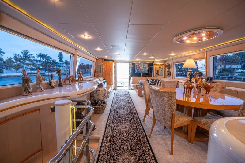 Slide: The Image of Lazzara 76 - Dare to Dream - Salon 2000 / 2014 76’ Lazzara Skybridge - Dare to Dream - 5999446