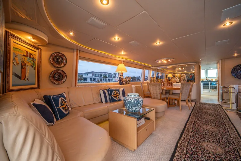 Slide: The Image of Lazzara 76 - Dare to Dream - Salon 2000 / 2014 76’ Lazzara Skybridge - Dare to Dream - 5999431