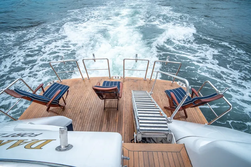 Slide: The Image of Lazzara 76 - Dare to Dream - Cockpit 2000 / 2014 76’ Lazzara Skybridge - Dare to Dream - 7658348