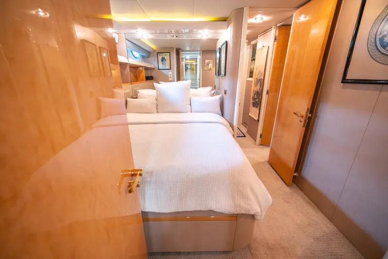 Slide: The Image of Lazzara 76 - Dare to Dream - Stateroom 2000 / 2014 76’ Lazzara Skybridge - Dare to Dream - 5999465