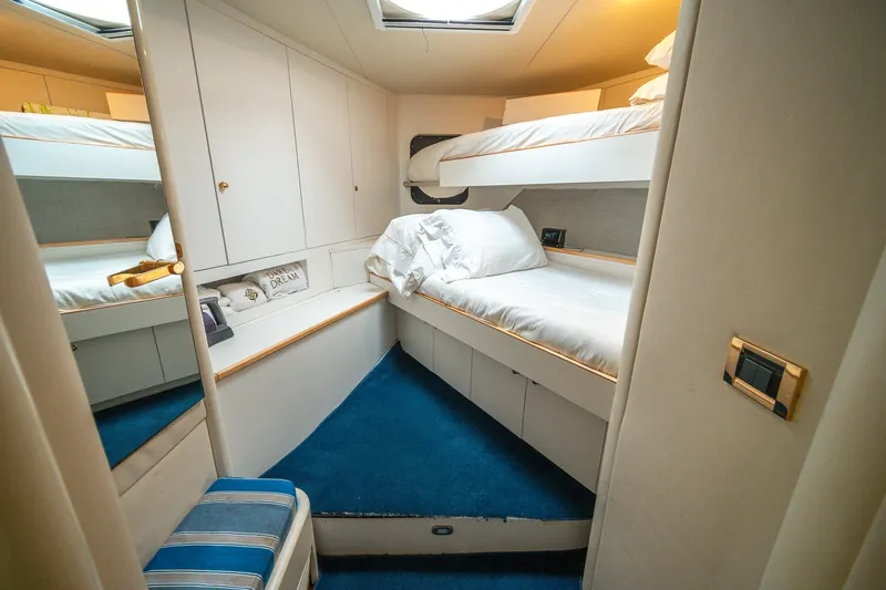 Slide: The Image of Lazzara 76 - Dare to Dream - Crew 2000 / 2014 76’ Lazzara Skybridge - Dare to Dream - 5999476