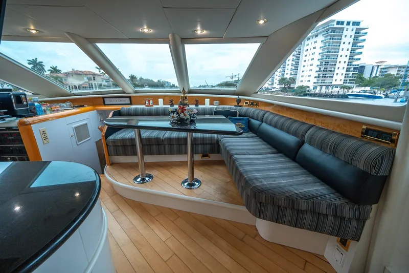 Slide: The Image of Lazzara 76 - Dare to Dream - Dinette 2000 / 2014 76’ Lazzara Skybridge - Dare to Dream - 5999482