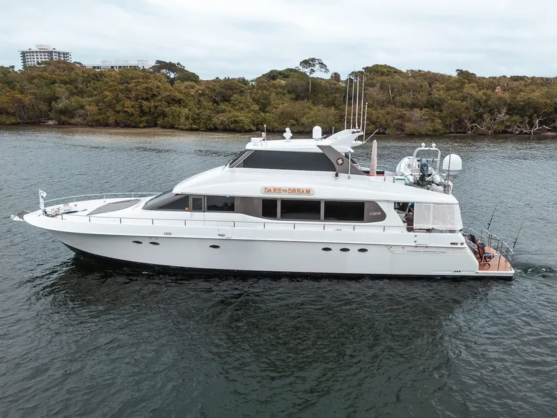 Slide: The Image of Lazzara 76 - Dare to Dream - Profile 2000 / 2014 76’ Lazzara Skybridge - Dare to Dream - 5999511