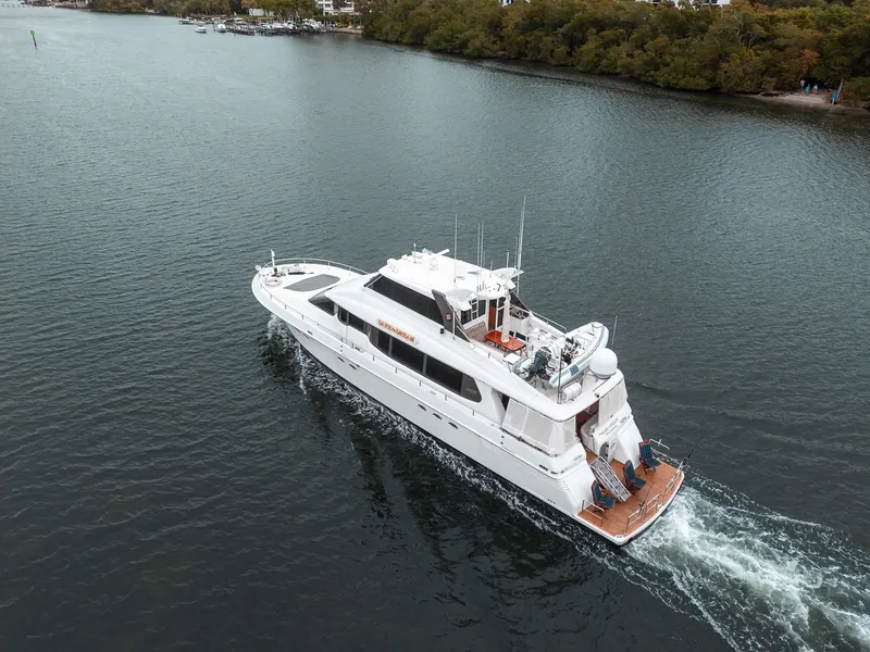 Slide: The Image of Lazzara 76 - Dare to Dream - Profile 2000 / 2014 76’ Lazzara Skybridge - Dare to Dream - 5999516