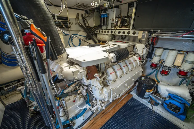 Slide: The Image of Lazzara 76 - Dare to Dream - Engine Room 2000 / 2014 76’ Lazzara Skybridge - Dare to Dream - 5999518