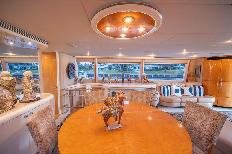 Slide: The Image of Lazzara 76 - Dare to Dream - Salon 2000 / 2014 76’ Lazzara Skybridge - Dare to Dream - 5999440