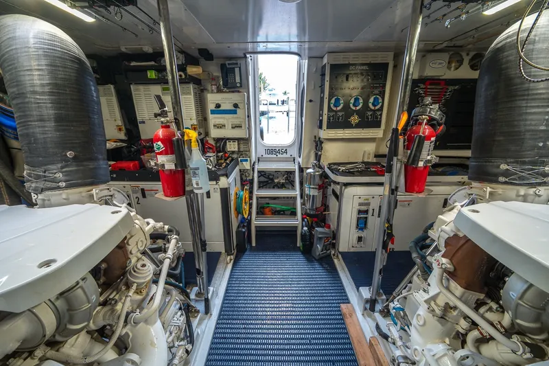 Slide: The Image of Lazzara 76 - Dare to Dream - Engine Room 2000 / 2014 76’ Lazzara Skybridge - Dare to Dream - 5999521