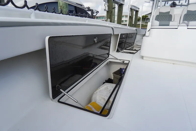 Slide: The Image of Sea Hunter 41 CTS 2022 - 5999549