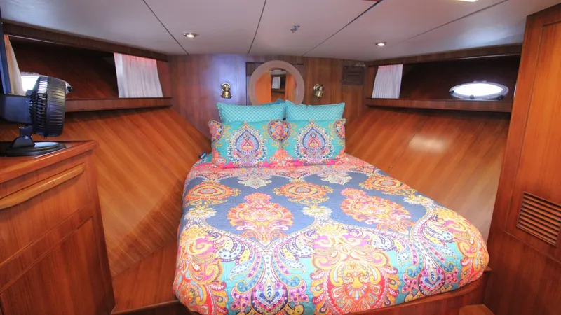 Slide: The Image of Jefferson 52 Rivanna Cockpit MY 1995 - 5999579