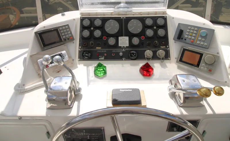 Slide: The Image of Jefferson 52 Rivanna Cockpit MY 1995 - 5999588