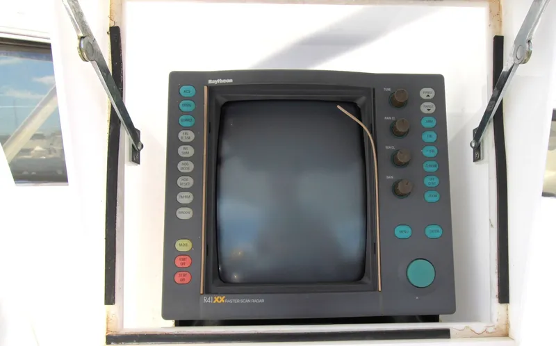 Slide: The Image of Jefferson 52 Rivanna Cockpit MY 1995 - 5999598