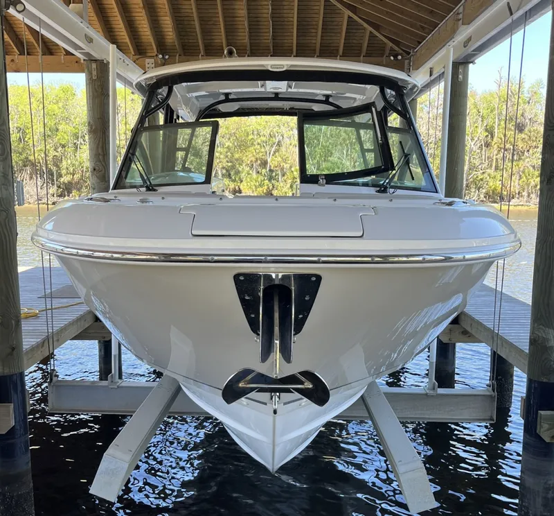 Slide: The Image of Boston Whaler 320 Vantage 2022 - 5999758