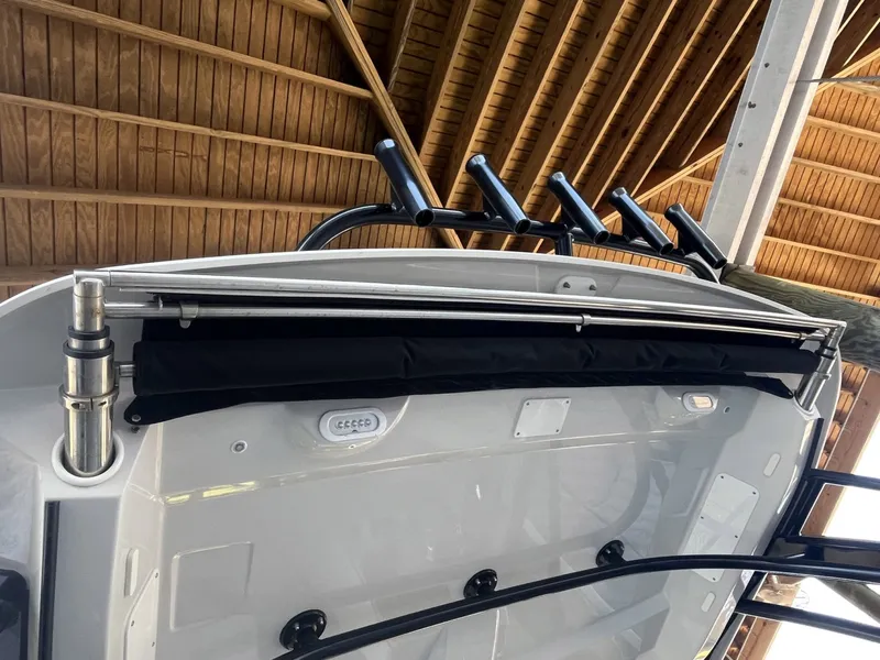 Slide: The Image of Boston Whaler 320 Vantage 2022 - 5999762