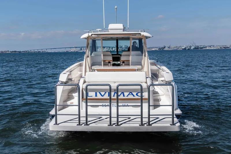 Slide: The Image of 2016 Tiara Q44 LIVIMAC - 5999781