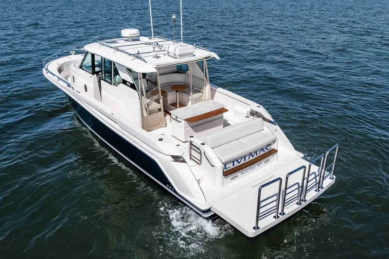 Slide: The Image of 2016 Tiara Q44 LIVIMAC - 5999770