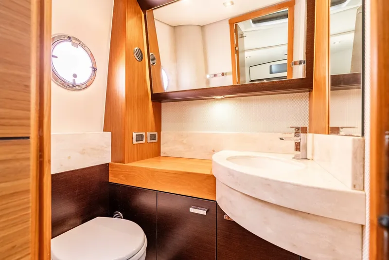 Slide: The Image of 2016 Tiara Q44 LIVIMAC - 5999795