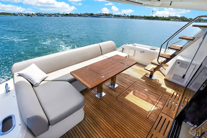 Slide: The Image of Prestige 590 2023 - 6054045