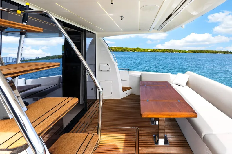 Slide: The Image of Prestige 590 2023 - 6054046