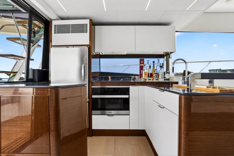 Slide: The Image of Prestige 590 2023 - 6054064