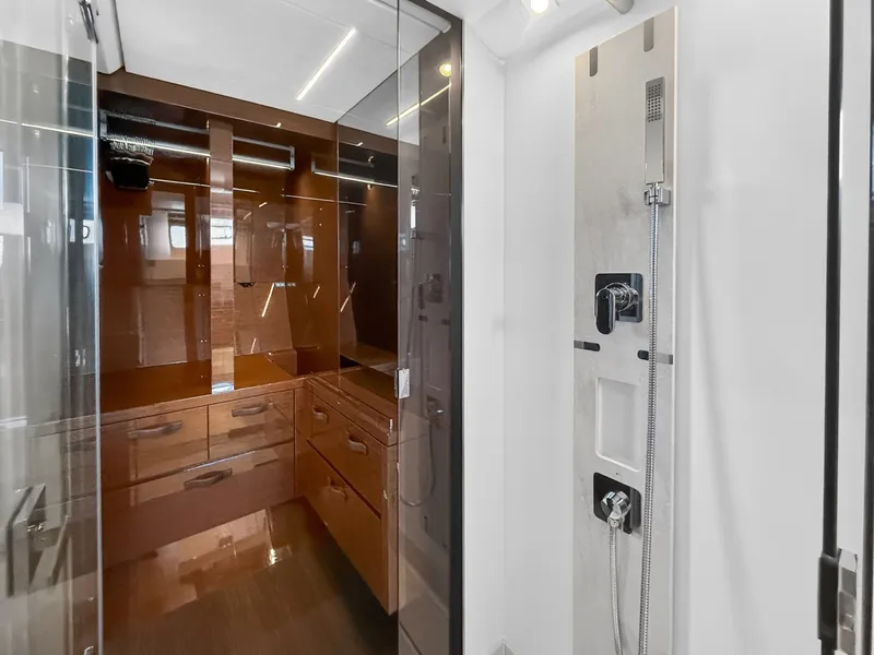 Slide: The Image of Prestige 590 2023 - 6054073