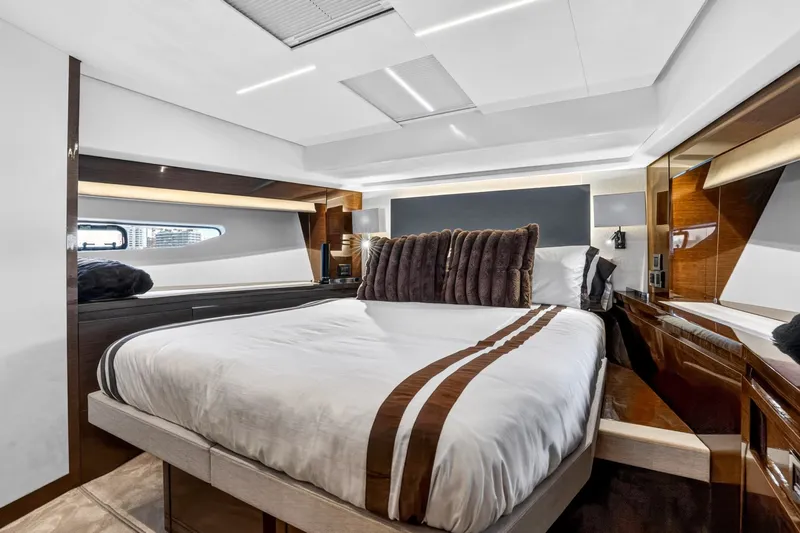 Slide: The Image of Prestige 590 2023 - 6054076