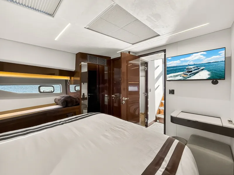 Slide: The Image of Prestige 590 2023 - 6054077