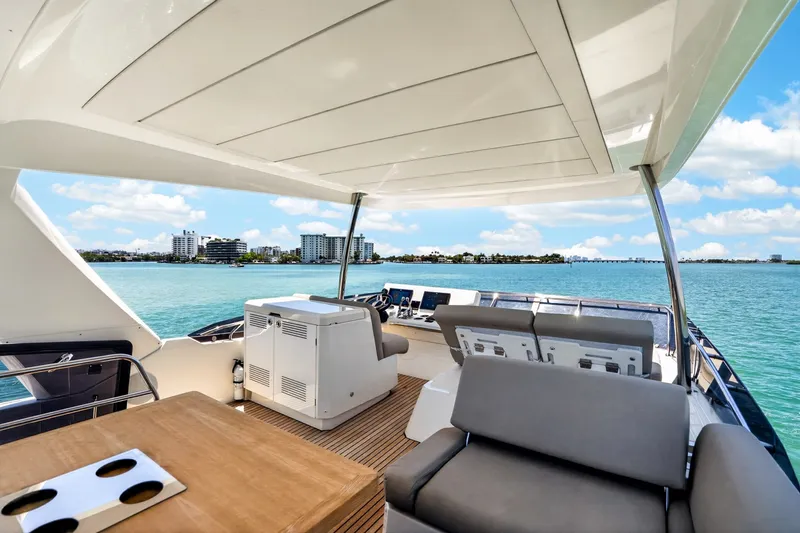 Slide: The Image of Prestige 590 2023 - 6054096