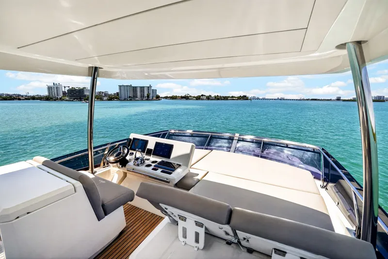 Slide: The Image of Prestige 590 2023 - 6054100