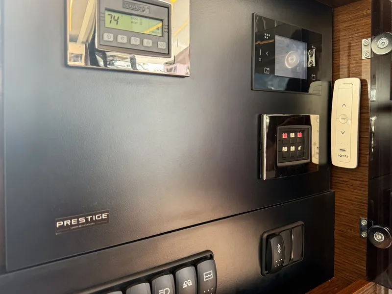 Slide: The Image of Prestige 590 2023 - 6054103