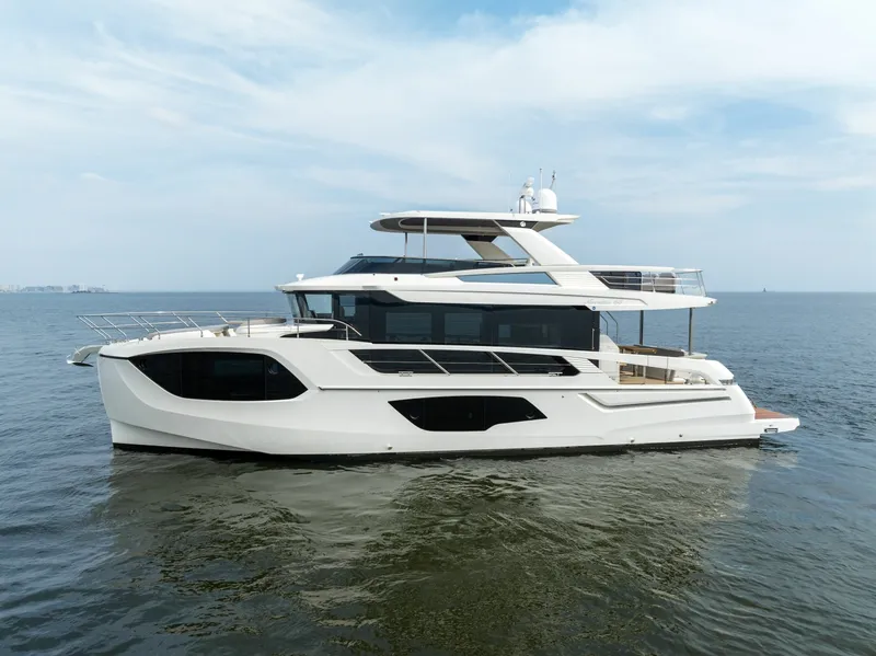 Slide: The Image of Absolute Navetta 64 2024 - 6000239