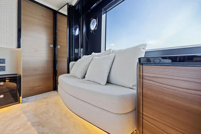 Slide: The Image of Absolute Navetta 64 2024 - 123