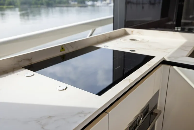 Slide: The Image of Absolute Navetta 64 2024 - 6000323