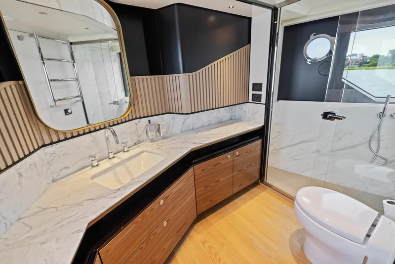 Slide: The Image of Absolute Navetta 64 2024 - 6000293