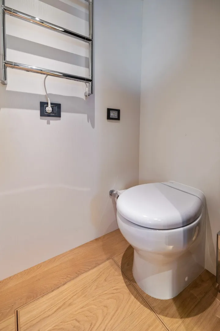 Slide: The Image of Absolute Navetta 64 2024 - 6000354