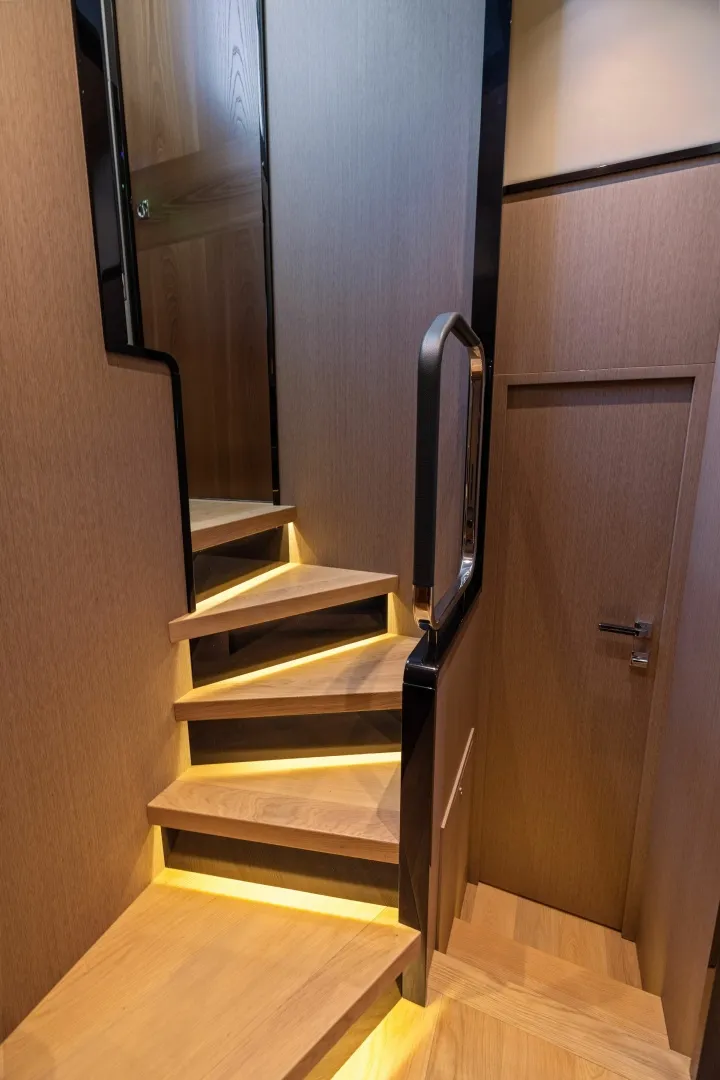 Slide: The Image of Absolute Navetta 64 2024 - 6000277