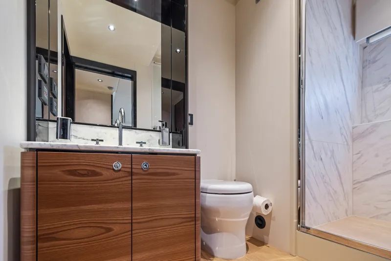 Slide: The Image of Absolute Navetta 64 2024 - 6000272